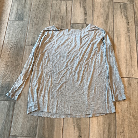 Tobi gray long sleeve top - Picture 3 of 3